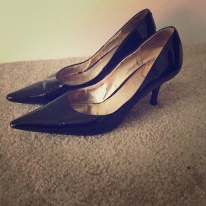 Vintage Nine West patent leather heel